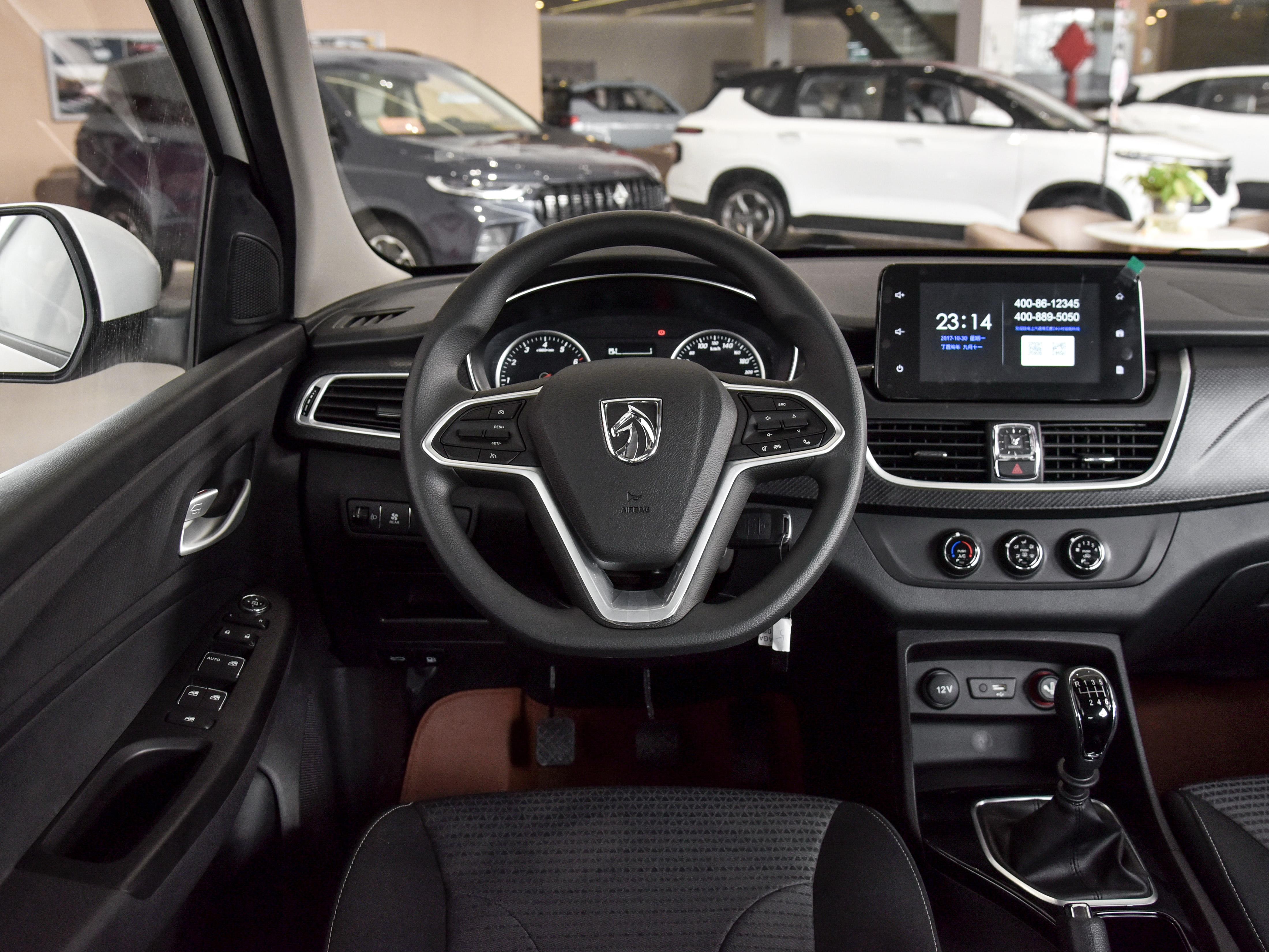 7座mpv推荐8-15万油耗低,宝骏730自动1.5t油耗多少钱一公里