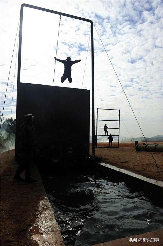 火箭军骑兵训练视频,火箭军实战射击训练