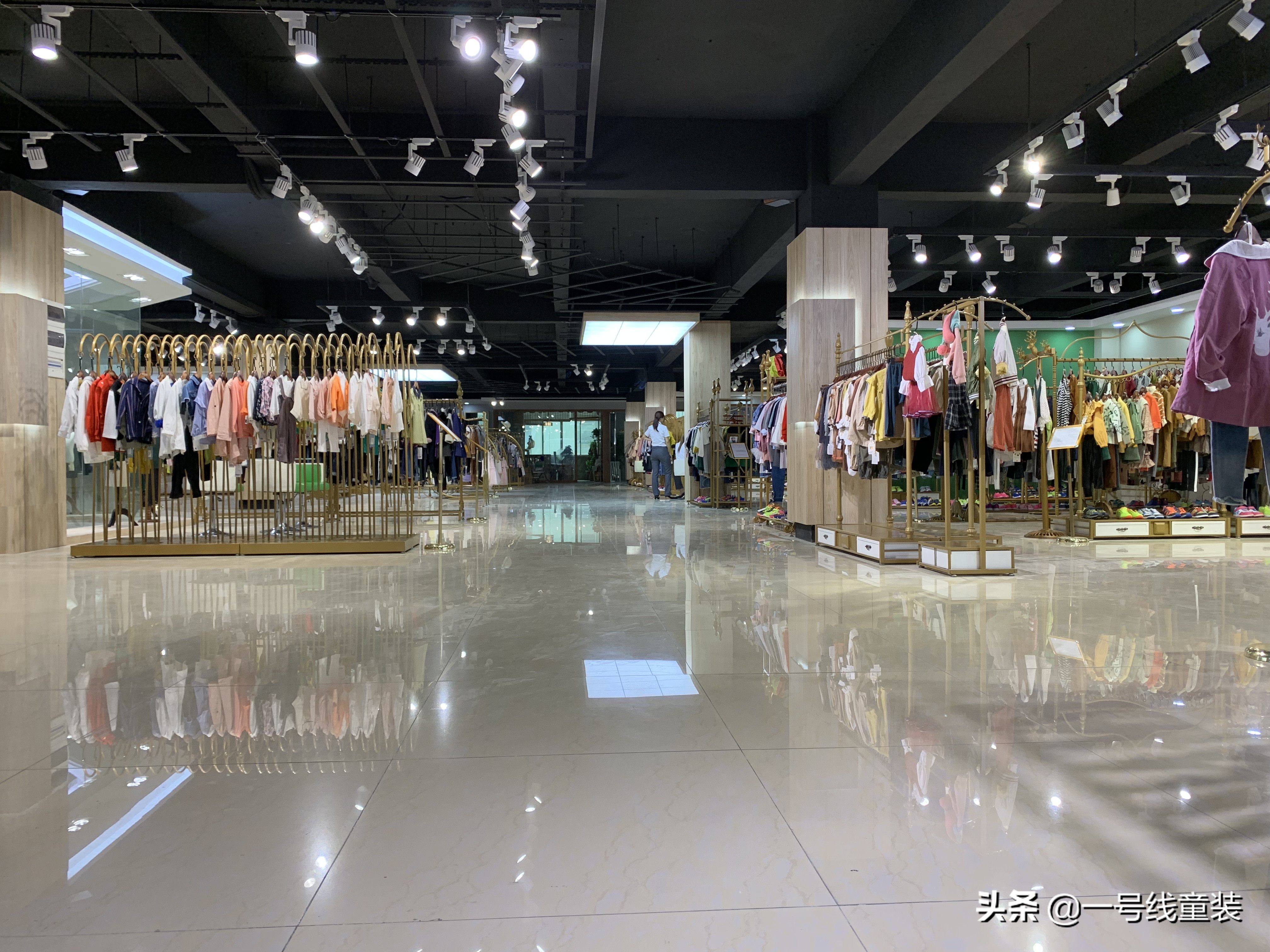 童装折扣怎么做好卖呢,品牌折扣童装店也需要关注形象吗