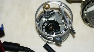 路亚竿水滴轮和纺车轮该怎么选,路亚纺车轮泛用竿入门推荐