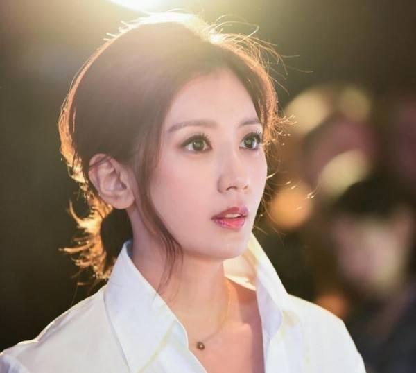 沙子进了眼睛沙子去哪了,眼睛进沙子多久会消失