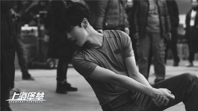 古天乐科幻片明日战记解说,古天乐明日战记战车