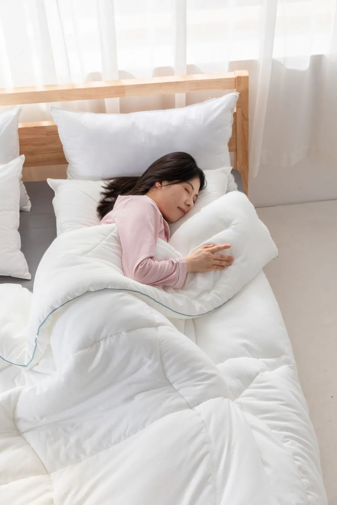 重被子好还是轻被子好,盖厚被子好还是薄被子好