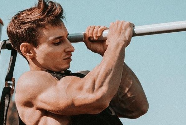 关节老是咔咔响但是不疼怎么改善,健身肩膀关节咔咔响