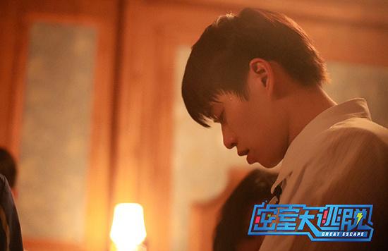 密室大逃脱魏大勋防毒面具,魏大勋密室逃脱恐怖公馆