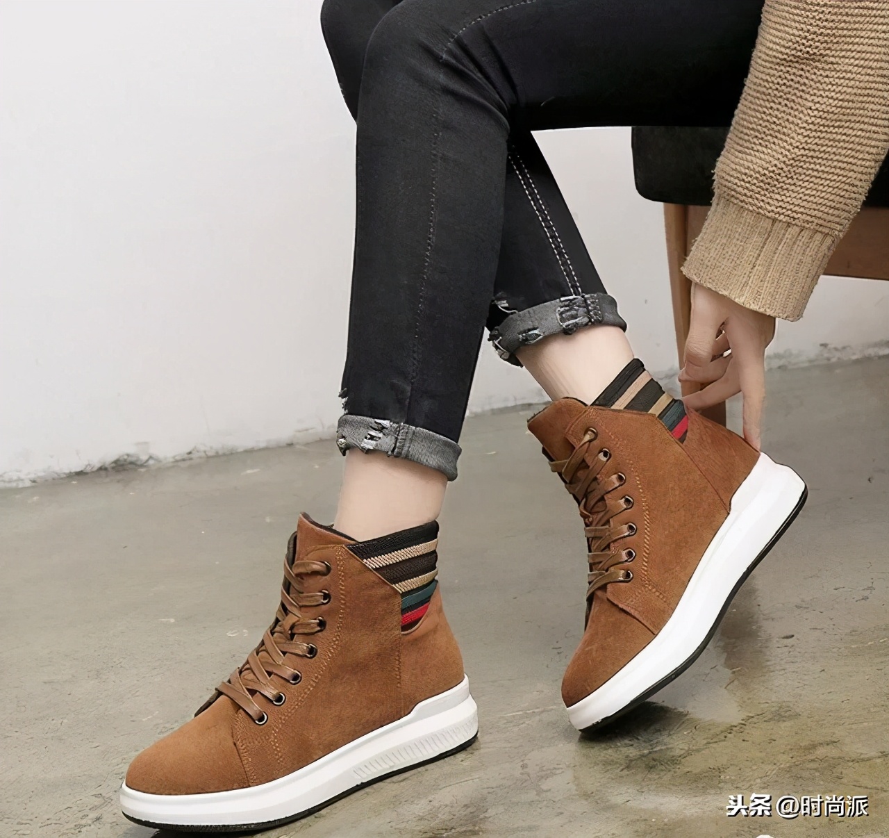 女人再怕冷，也不要穿皮靴，穿这款女鞋+暖暖裤，秋冬天也很美