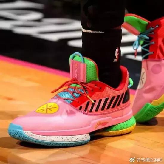 李宁国潮中国风老外,李宁国潮来袭