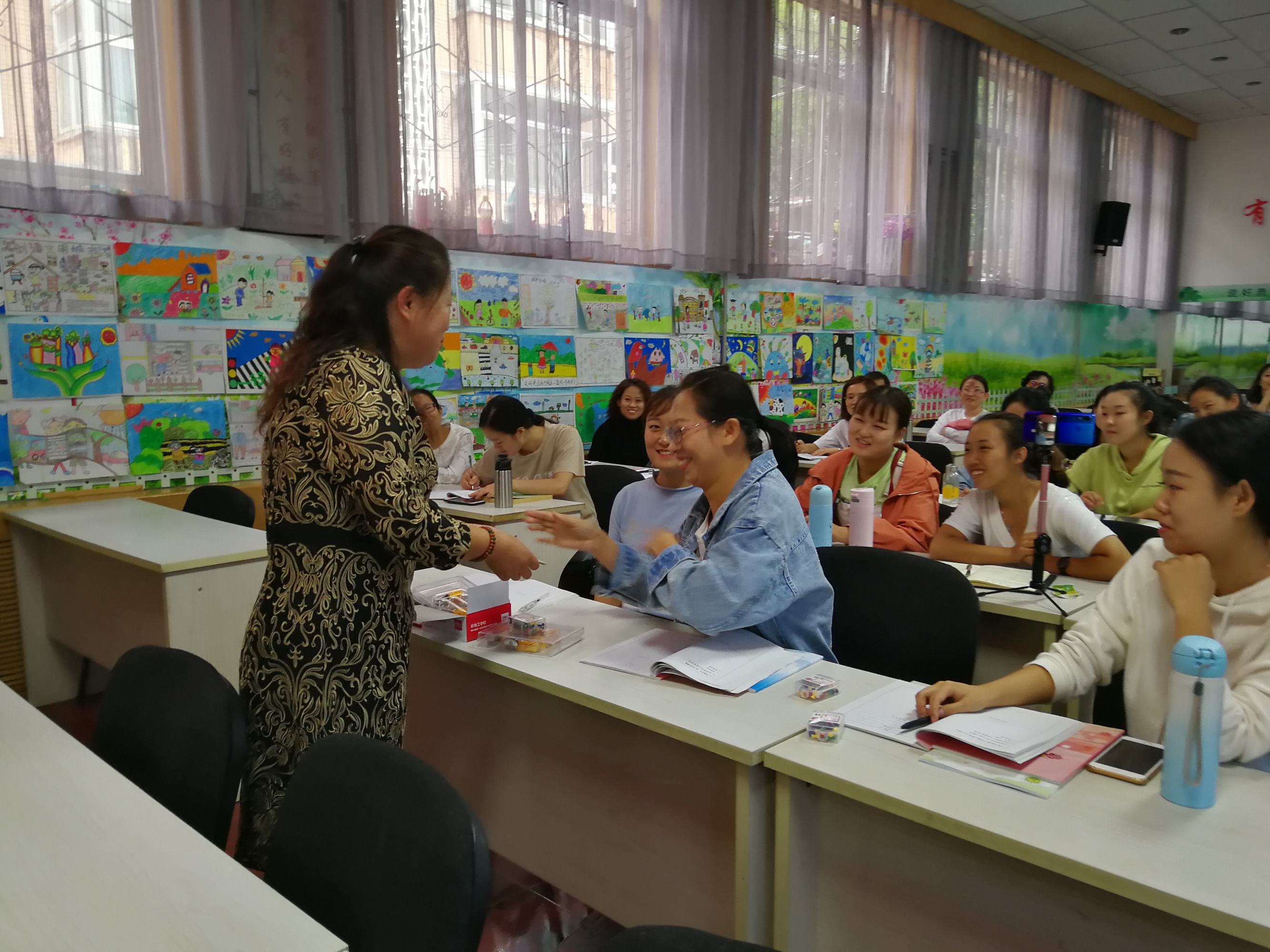 促进园本课程建设,幼儿园课程的园本化建设