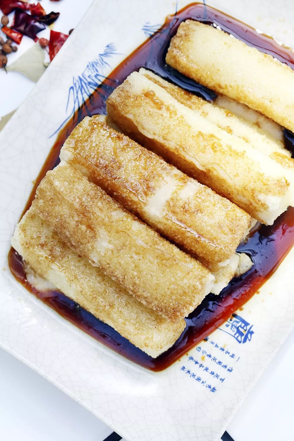 重庆的串串凭着份量实在的资格串味儿在南充开业至今打卡到上瘾！