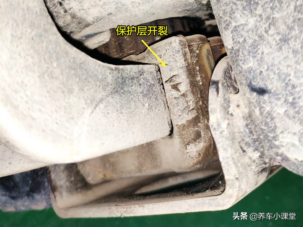 汽车弹簧减震垫坏了症状,车身颠簸不稳