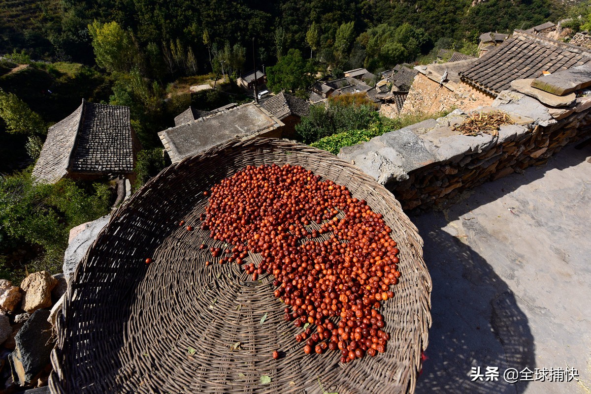深山里的古村,深山的古朴村寨
