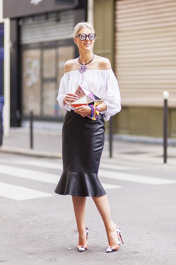 秋季的皮裙怎么搭配时尚又显高,黑色皮裙新款洋气减龄穿搭