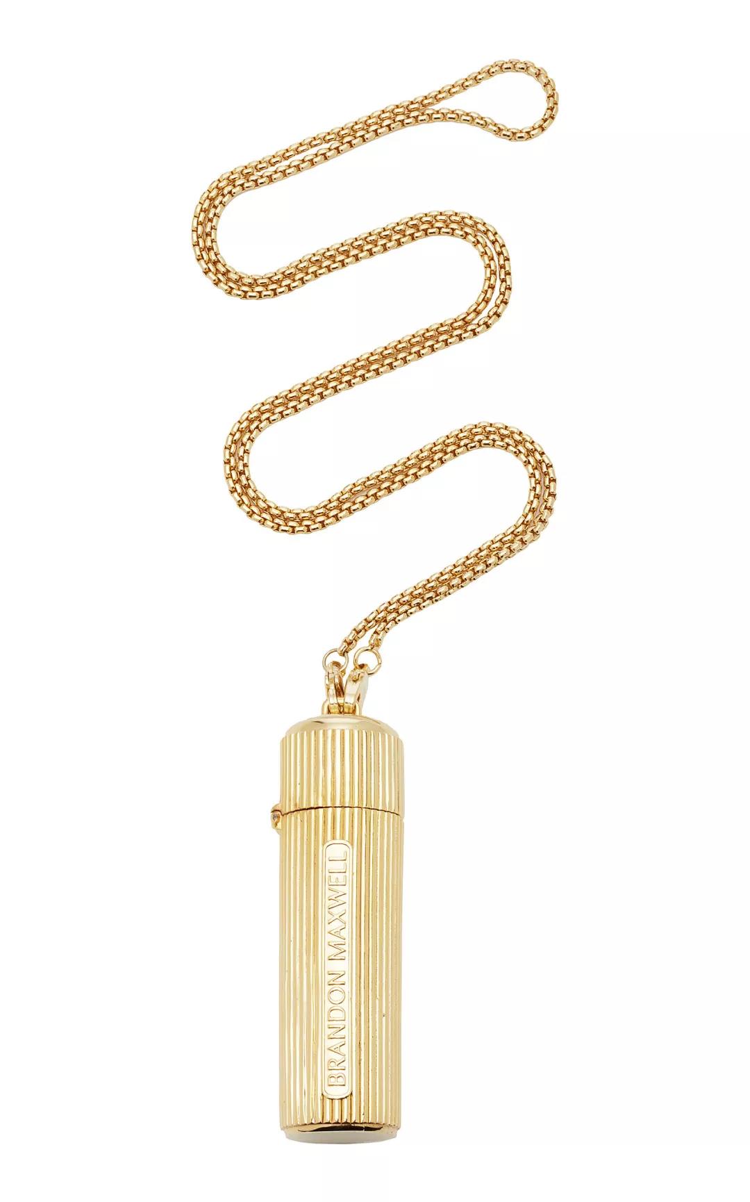 大饰所趋？不，现在时尚圈流行迷你套，连李佳琦都带货了