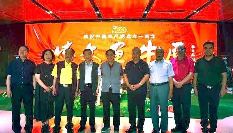 《三牛为范挥写人生》――张怀文画牛感言（作者：郭新民）