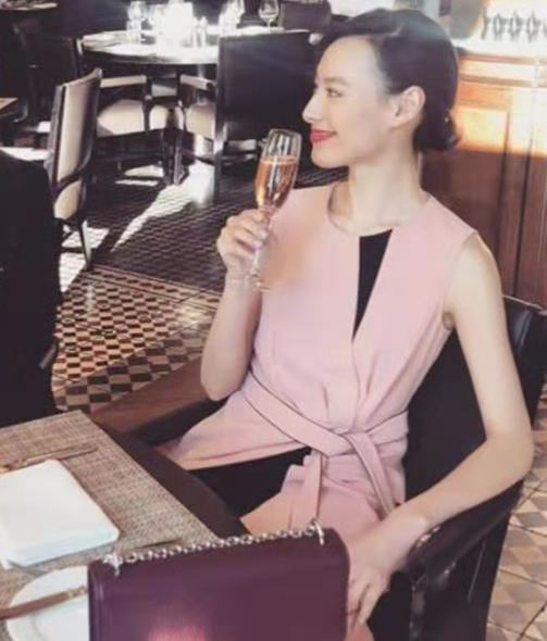 轻盈浪漫,裸粉色法式