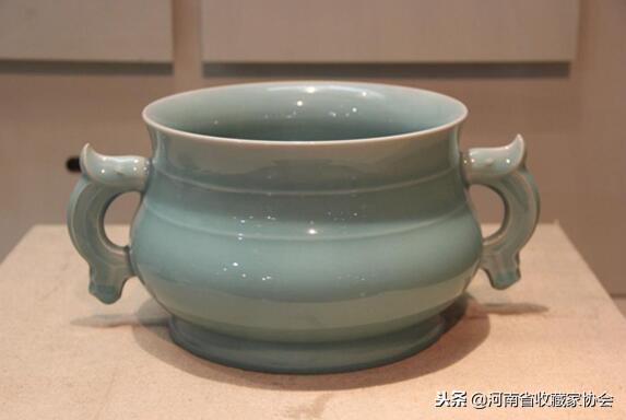 宋代龙泉窑瓷器胎釉鉴定全图片,宋代龙泉窑底足胎釉结合处的特征