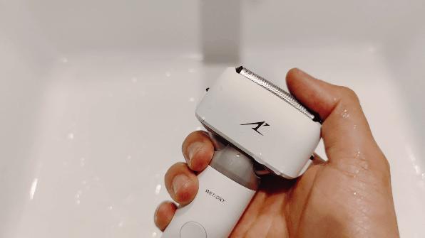 电动剃须刀哪家强？松下：给你一锤子试试