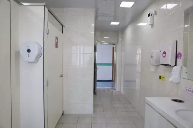 鍗楁柟鏃ユ姤鍖荤枟閲囪,鍗楁柟鏃ユ姤鍘诲摢閲岀湅