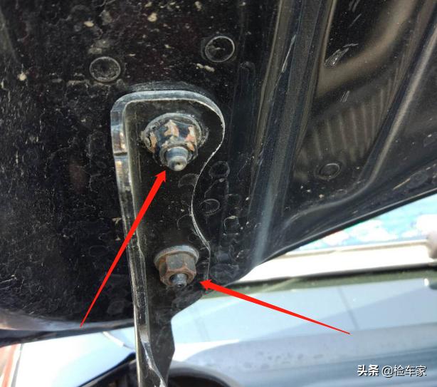 2万公里贬值80多万，45万买辆V8+6.4L的JEEP大切诺基SRT还值吗？