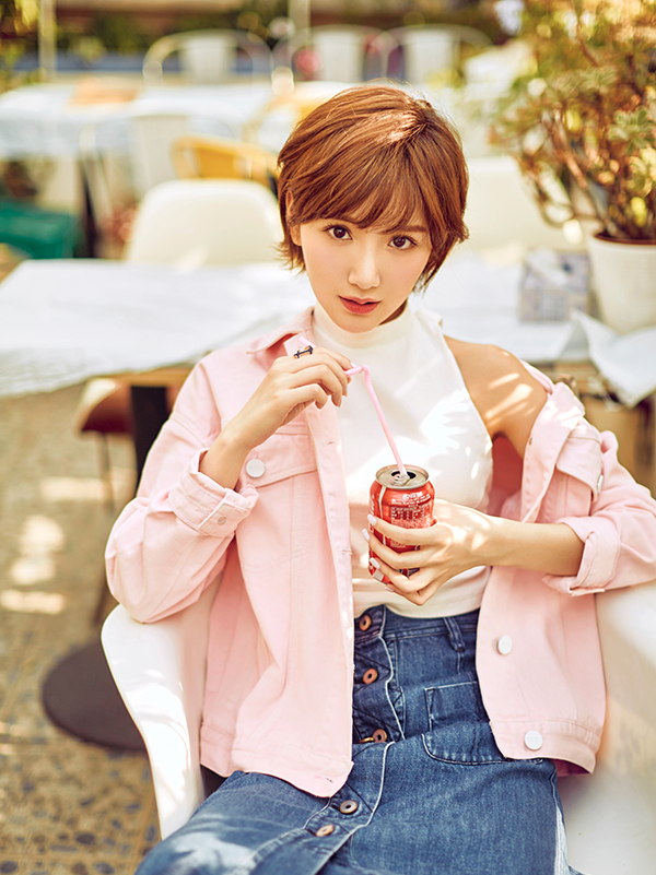 拍照时特别紧张怎么办,拍照面对镜头的技巧