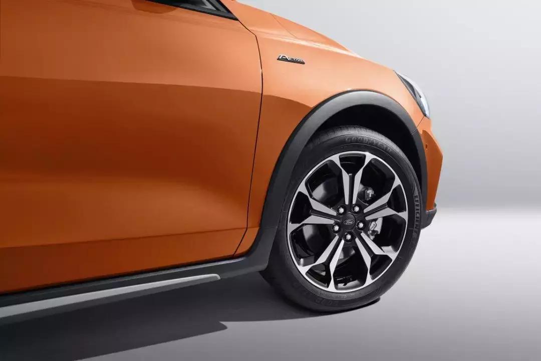 福克斯ecoboost180两厢active劲潮型,福克斯active是suv吗