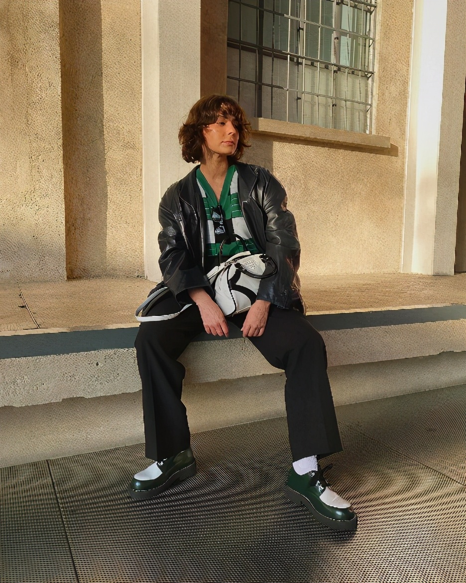 一套时尚精致气质西装,一套西装带来的气场