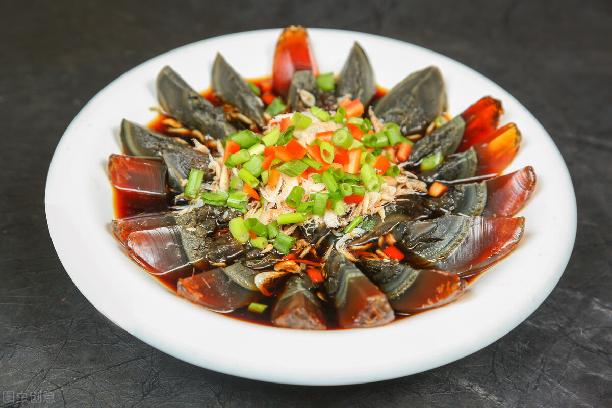 皮蛋有点呛凉拌做法,皮蛋怎么凉拌才入味