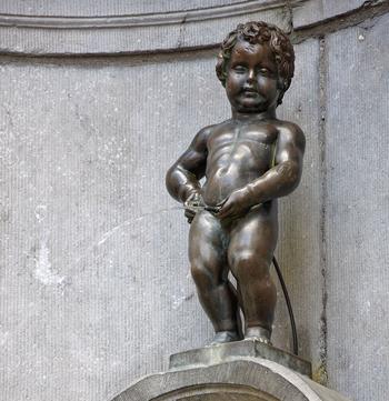 海面燃起火焰,海面火光冲天