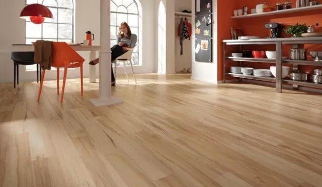 复合地板深色和浅色哪个好看,饭店地板颜色选深色还是浅色