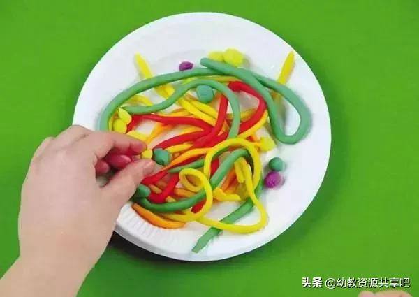 蛋壳纸杯做的简易手工,用蛋壳做的站立手工作品