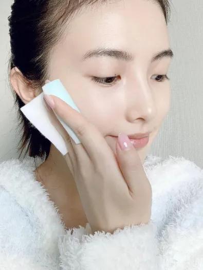 日本美容液面膜怎么用,在家用乳液自制补水面膜