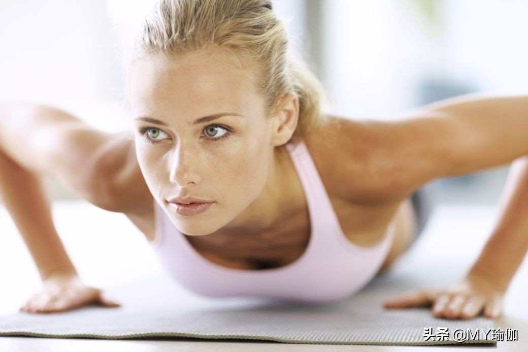 收副乳最快的减肥操,收副乳的动作瘦手臂