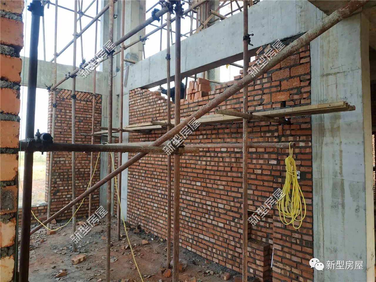 农村盖房的关注了，原来砌墙中也有大学问，看看怎么做？