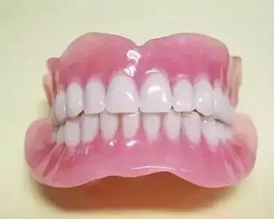 十堰老年人补牙,十堰种植牙齿费用