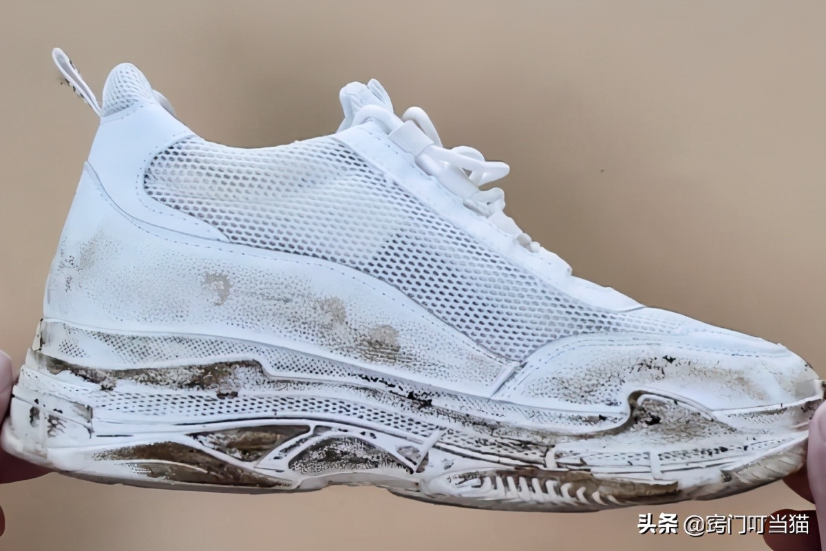白鞋脏了如何洗掉顽固污渍,白鞋脏了用什么方法能擦掉