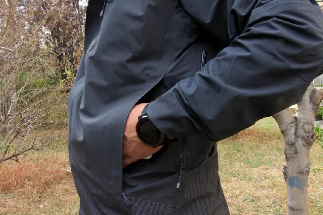 性价比最高的户外冲锋衣,户外防风薄款冲锋衣凯乐石