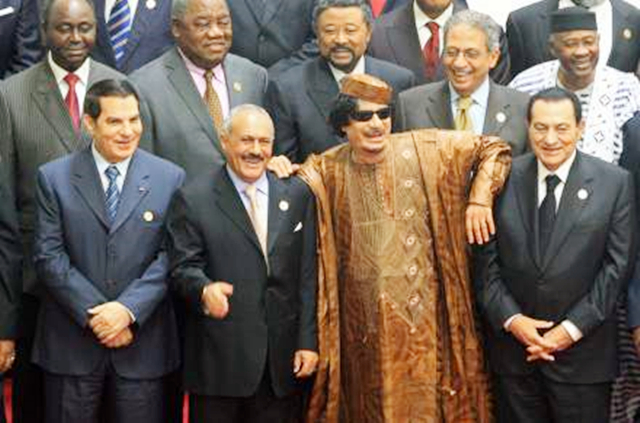 沙漠枭雄卡扎菲,沙漠狂人卡扎菲完整视频