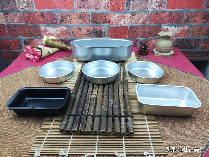 想学烘焙蛋糕类应该从什么开始学,烘焙模具知识