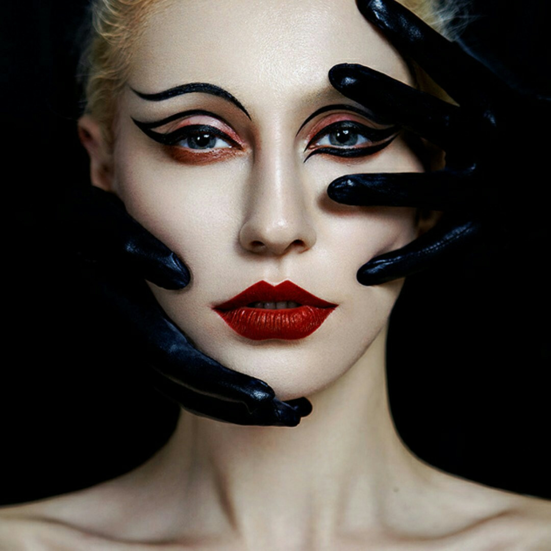 学化妆和学美容哪个有前途,女孩子学化妆好还是学美发好