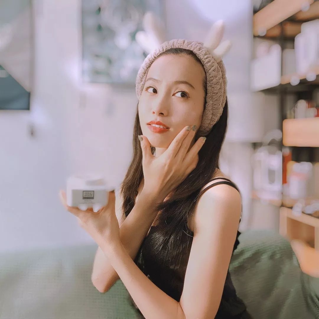 17岁怎么护肤变好看,水嫩嫩的护肤方法