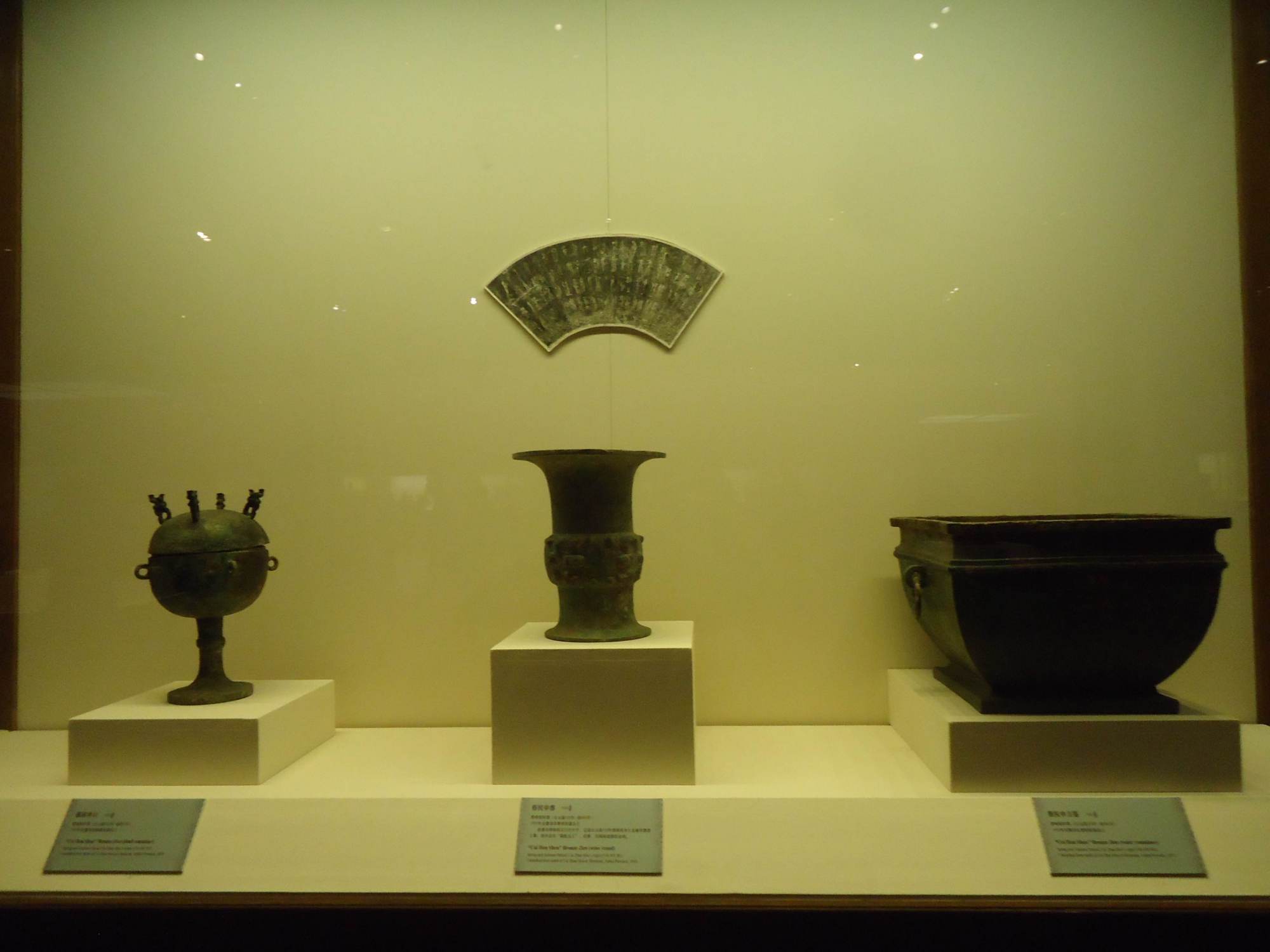 上海一家工厂制造一批铜龙，卖到海外，竟成畅销产品