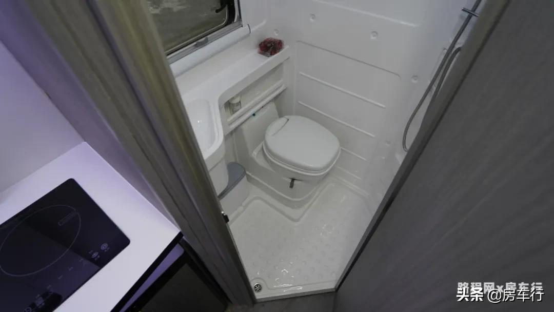 依维柯赛德房车猎鹰2号,南京依维柯新款房车c型房车