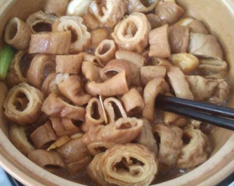 洗猪大肠要把里面的油脂去掉吗,洗猪大肠放什么醋洗得干净