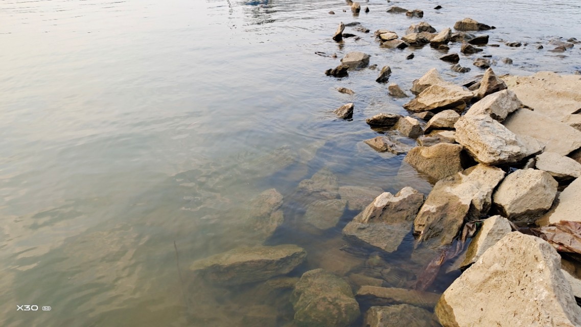 雷雨天气钓鱼怎么选择钓位,雷雨天气钓鱼的正确方法