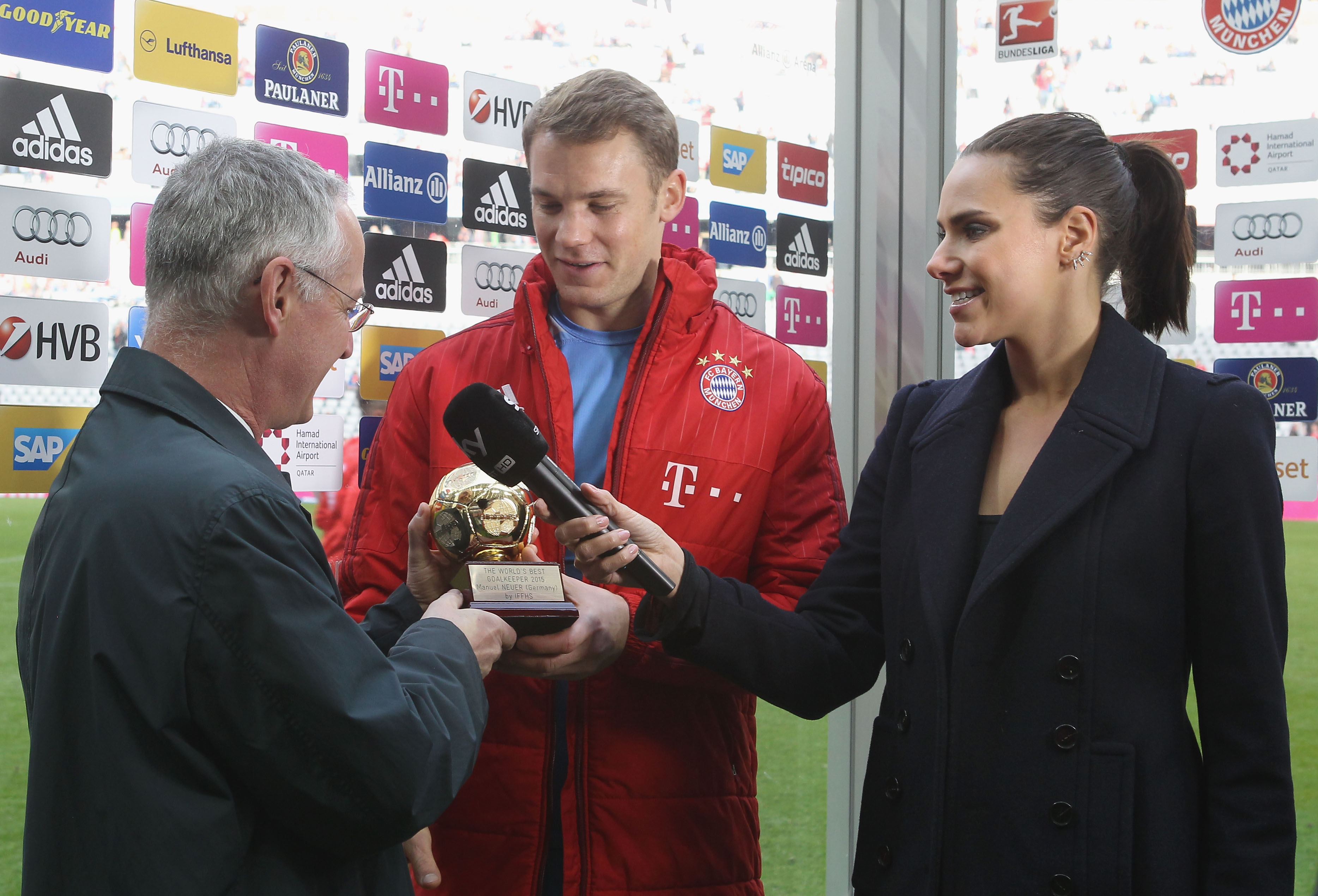 布冯当选iffhs评选的历史最佳门将,iffhs年度最佳门将候选