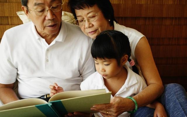 老一辈太宠宝宝怎么办,老人太宠孩子被宠坏了怎么办