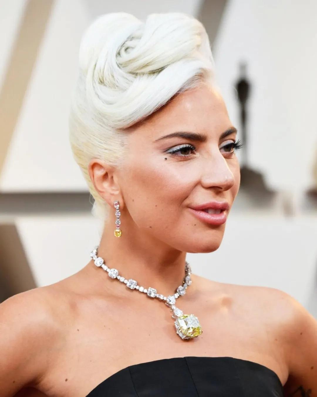 他用128克拉的黄钻征服了赫本，却只想逃离好莱坞回归自然