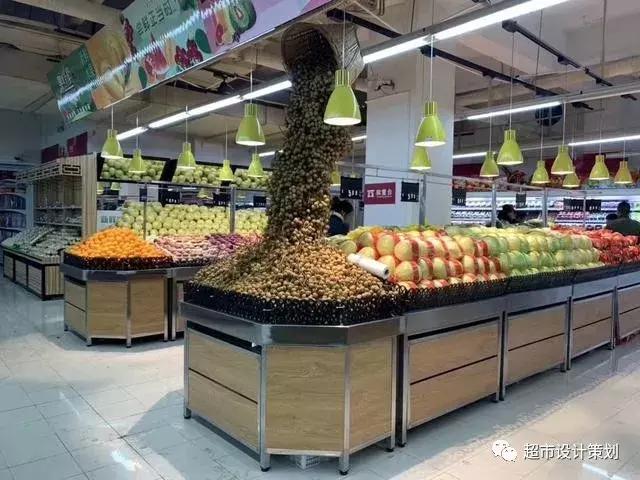 一组超市陈列图,超市肉品区陈列与摆放