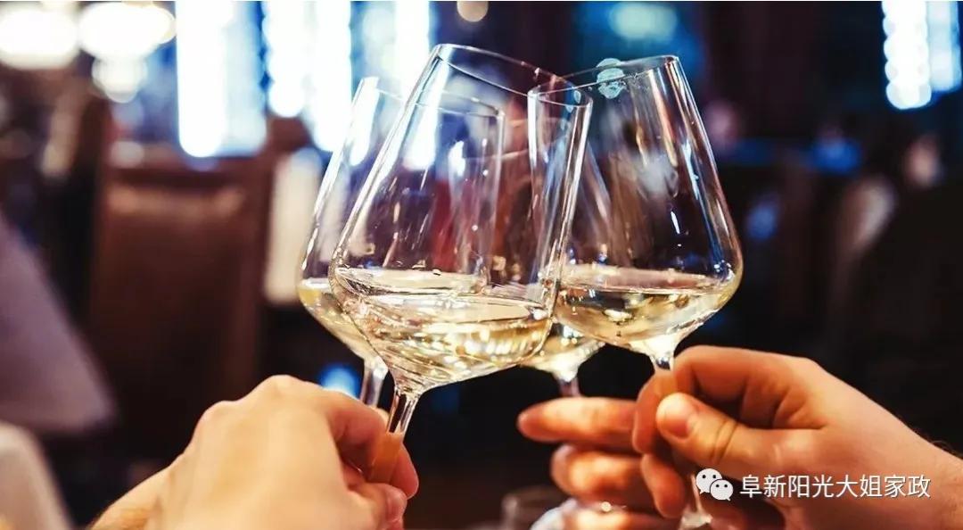 阳光大姐母婴护理实操人工喂养,阳光大姐做产后恢复