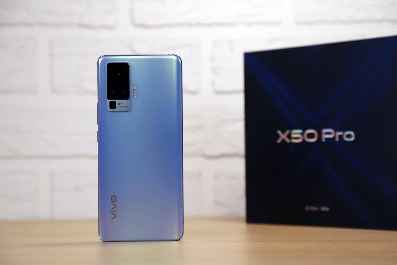 vivoX50Pro凭借微云台，做到了“有趣的灵魂万里挑一”